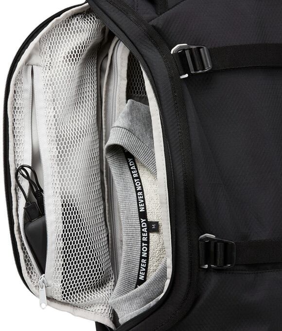 Batoh Aevor Travel Pack Proof, Proof Black, 45 L