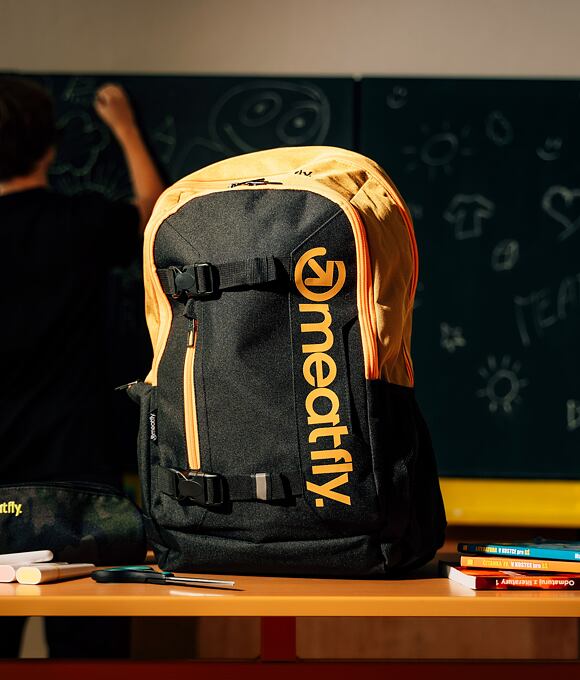 Batoh Meatfly Basejumper, Camel/Black, 22 L