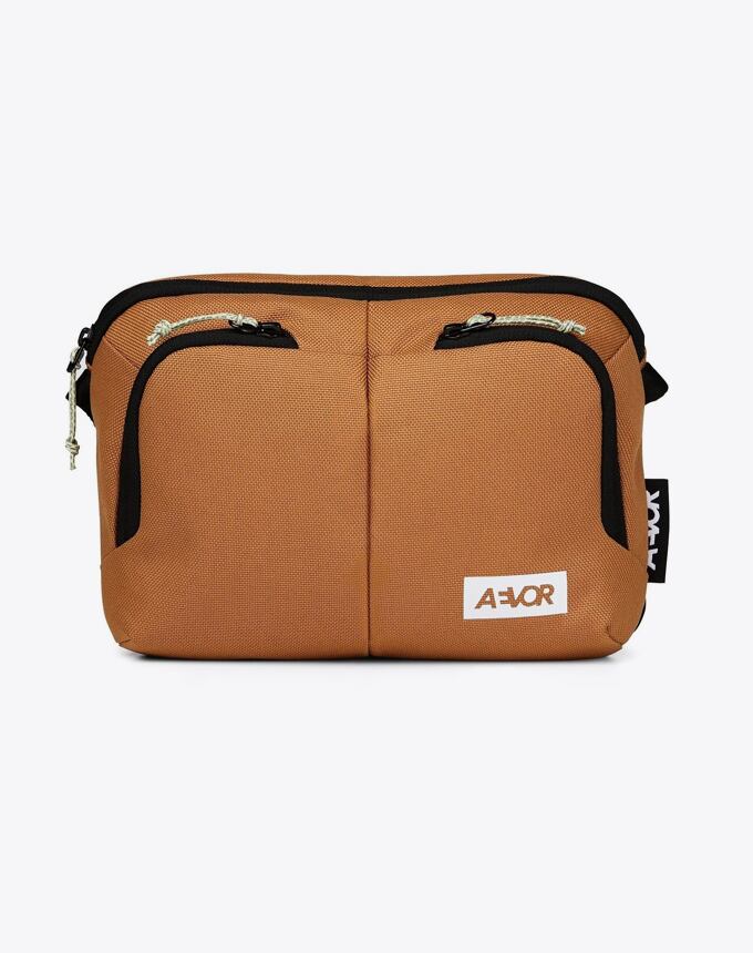 Taška přes rameno Aevor Sacoche, Canvas Brown, 4 L